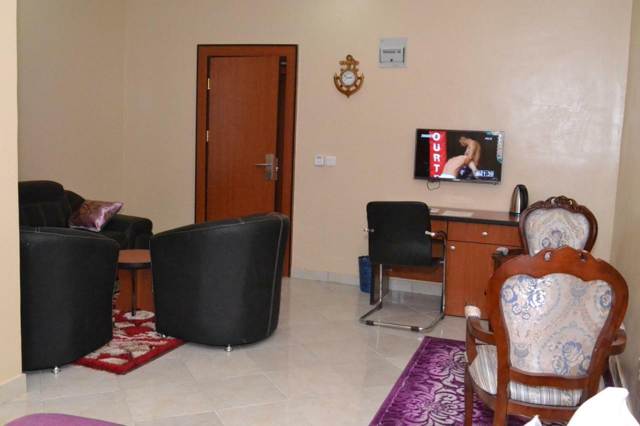 Limoh Suites Benin City Exterior photo